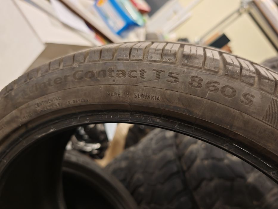 Зимни гуми 225/40R19V XL Continental  TS 860S