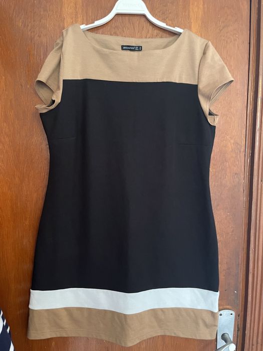 Rochie dama , scurta , groasa , materiel elastic , 44