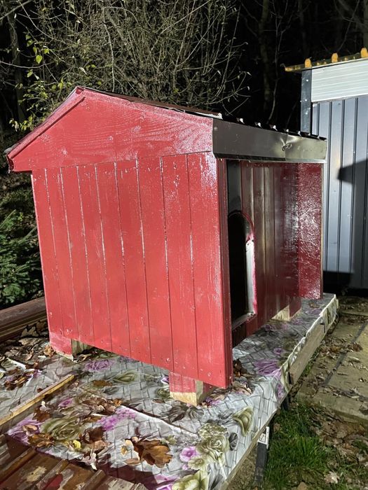 Cusca izolata pentru caini- spatiu de depozitare, acoperis rabatabil