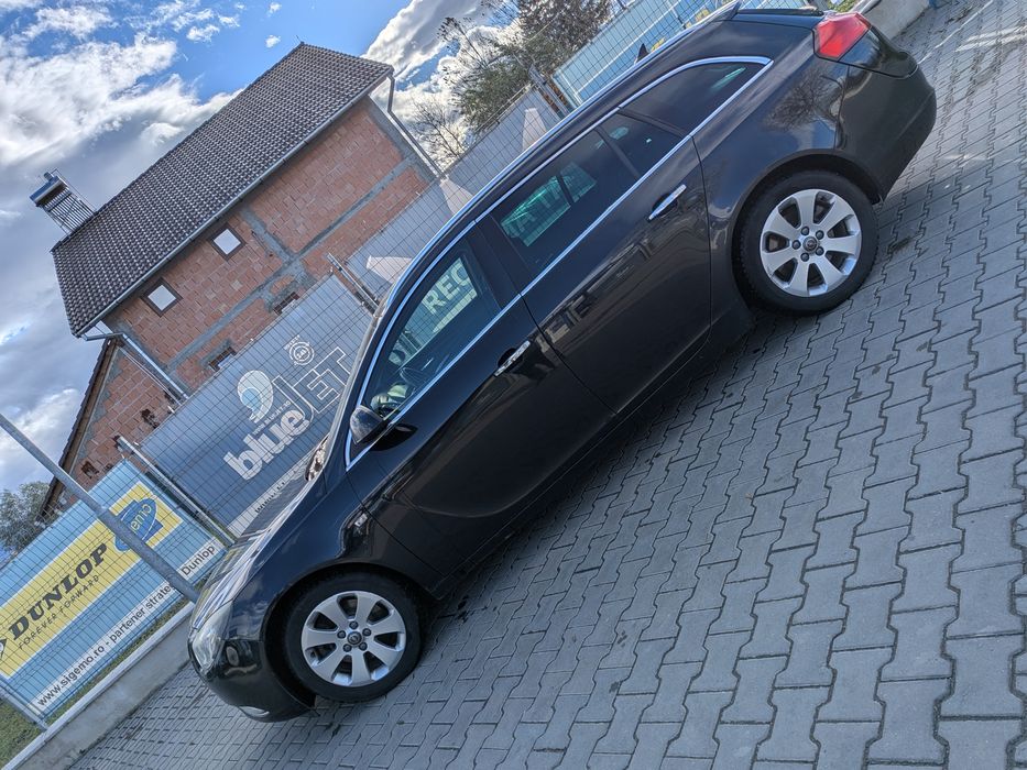 Vând Opel Insignia