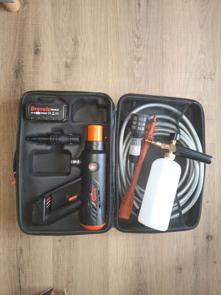 Aparat de spalat cu presiune, MAX 580 PSI, accesorii, baterie 4 Ah