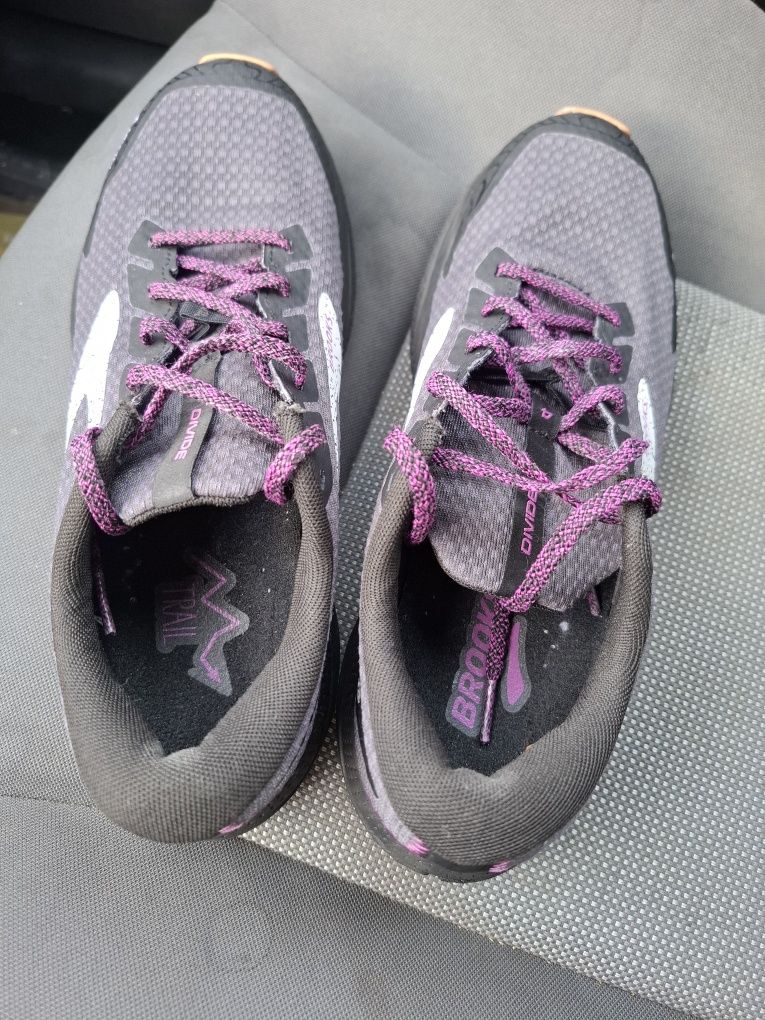 Adidasi Broooks Divide 4