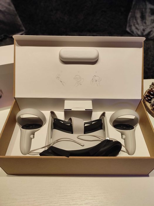 Vând Ochelari VR Oculus Meta Quest 2 128gb aproape noi