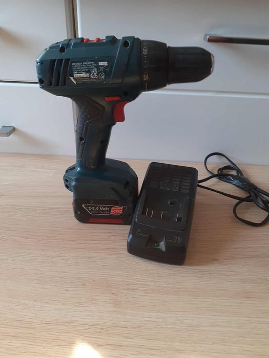 Vind filetanta Bosch cu tot de incarcator