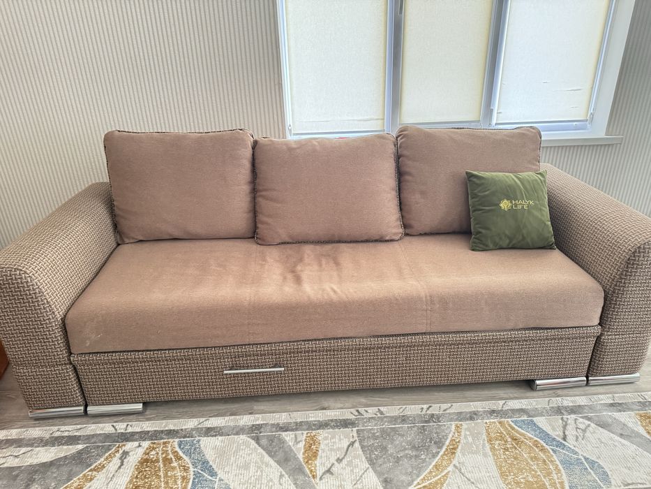 Продам диван в хорошем состоянии