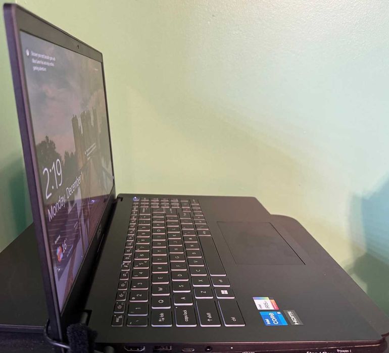 Laptop MSI i5-1155G7 / 512GB SSD + încărcător original - 1300 lei
