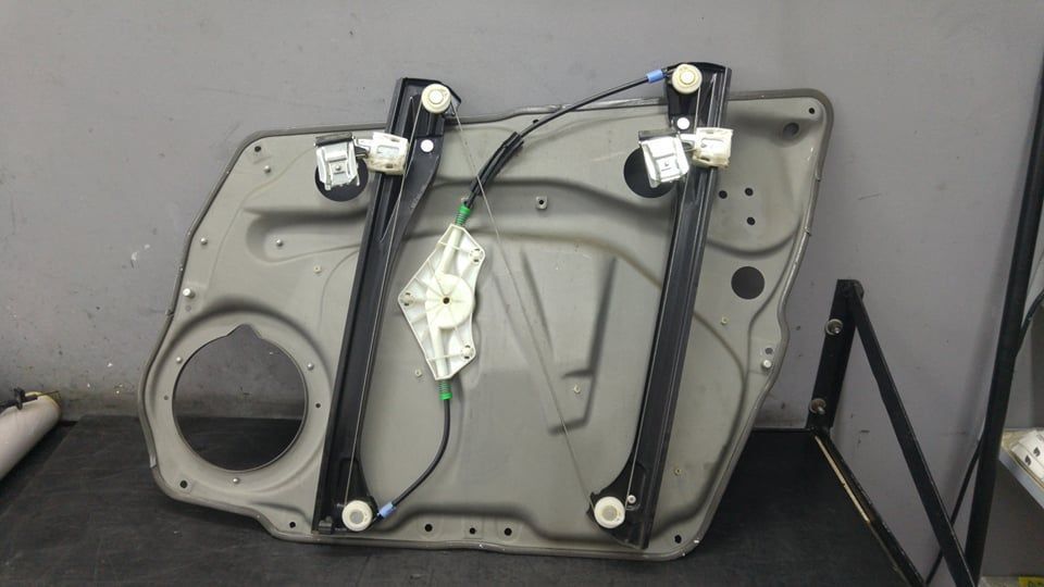 Macara stanga fata mercedes a class w169 a1697202979