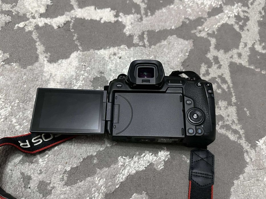 Canon EOS R Aparat Foto Mirrorless 30,3 MP Full Frame Body