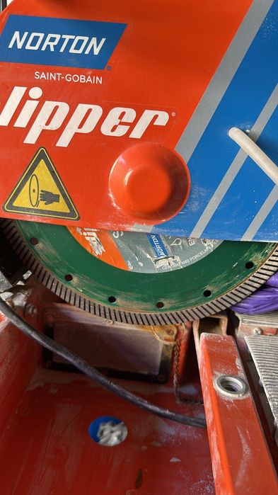 Mașina tăiat faianță norton clipper 120 cm