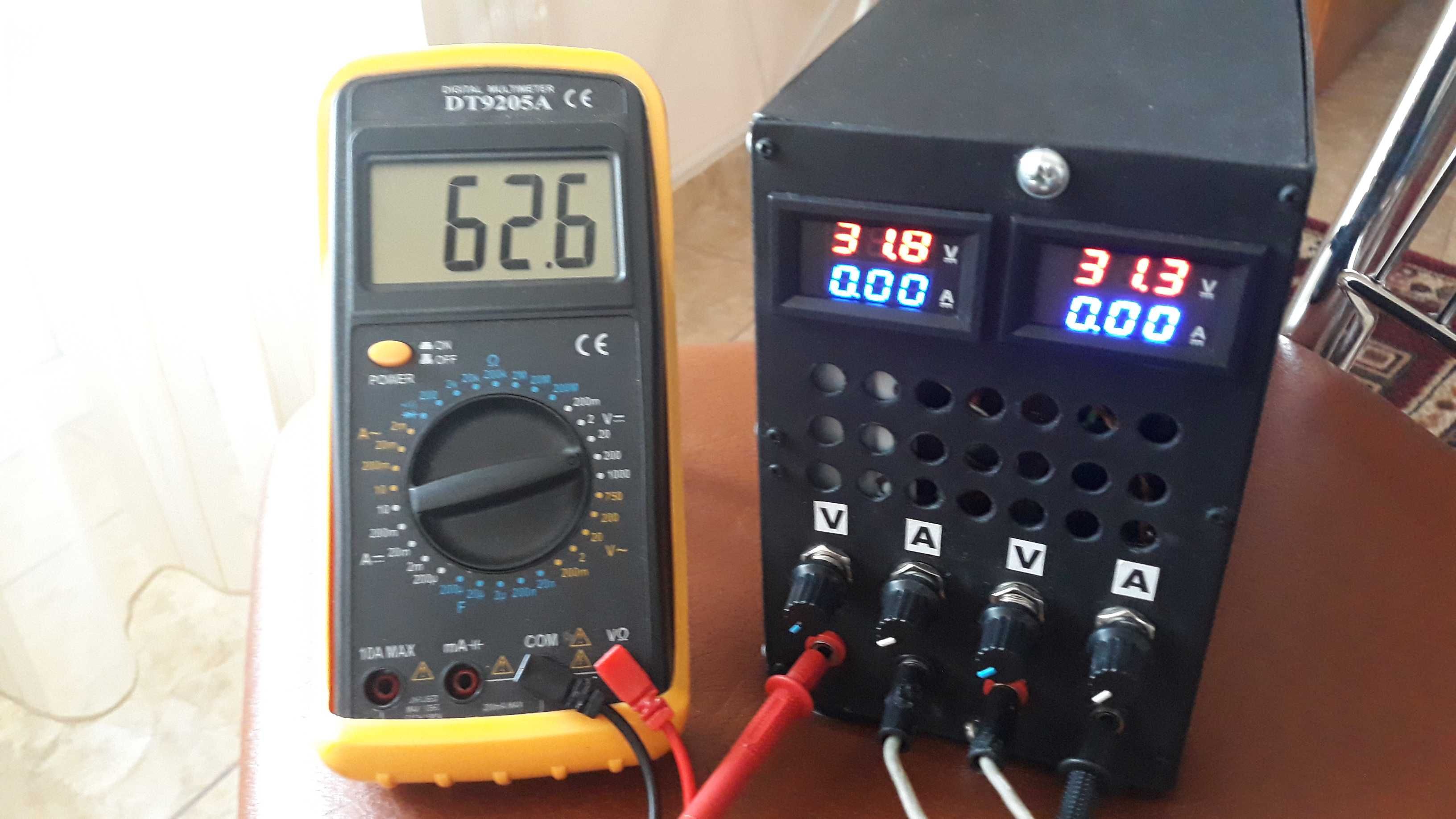 Sursa dubla 2x 0-30 V, 2x 0-8A, stabilizata si protejata