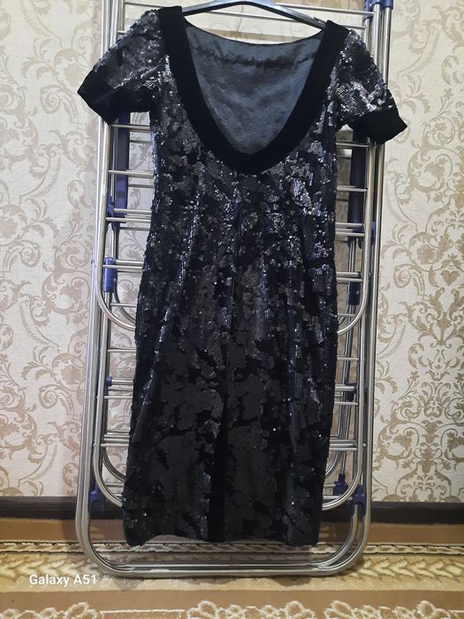 Платья Футляр черное