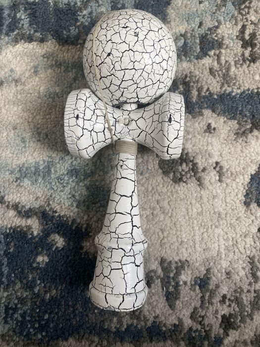 Kendama de vanzare
