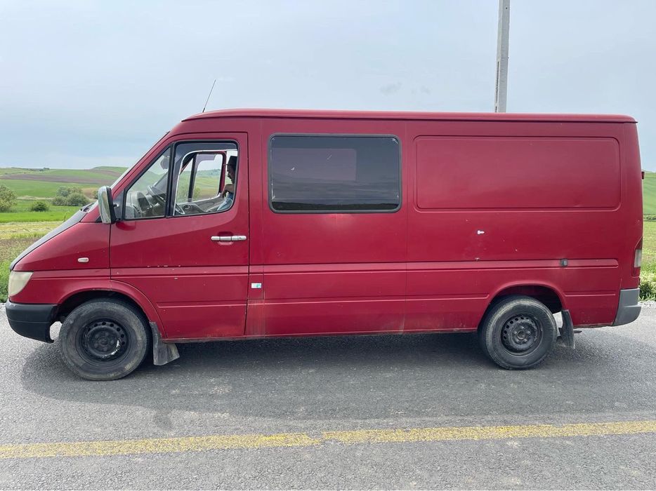Vand mercedes sprinter 2.2 mai multe detali la telefon