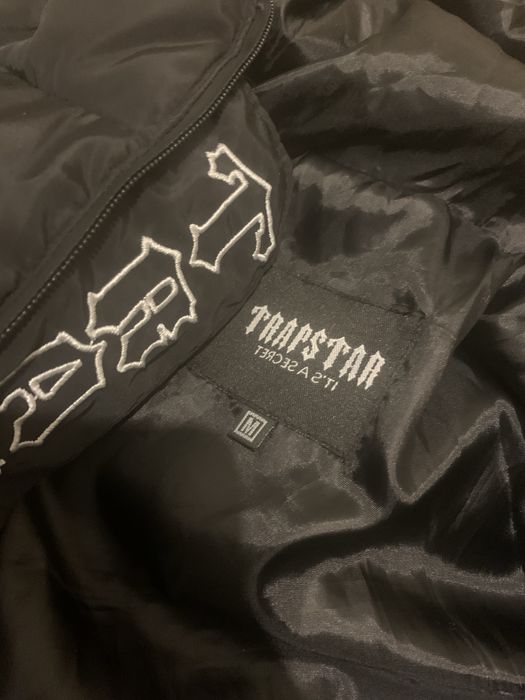 Trapstar яке перфектно за зимата