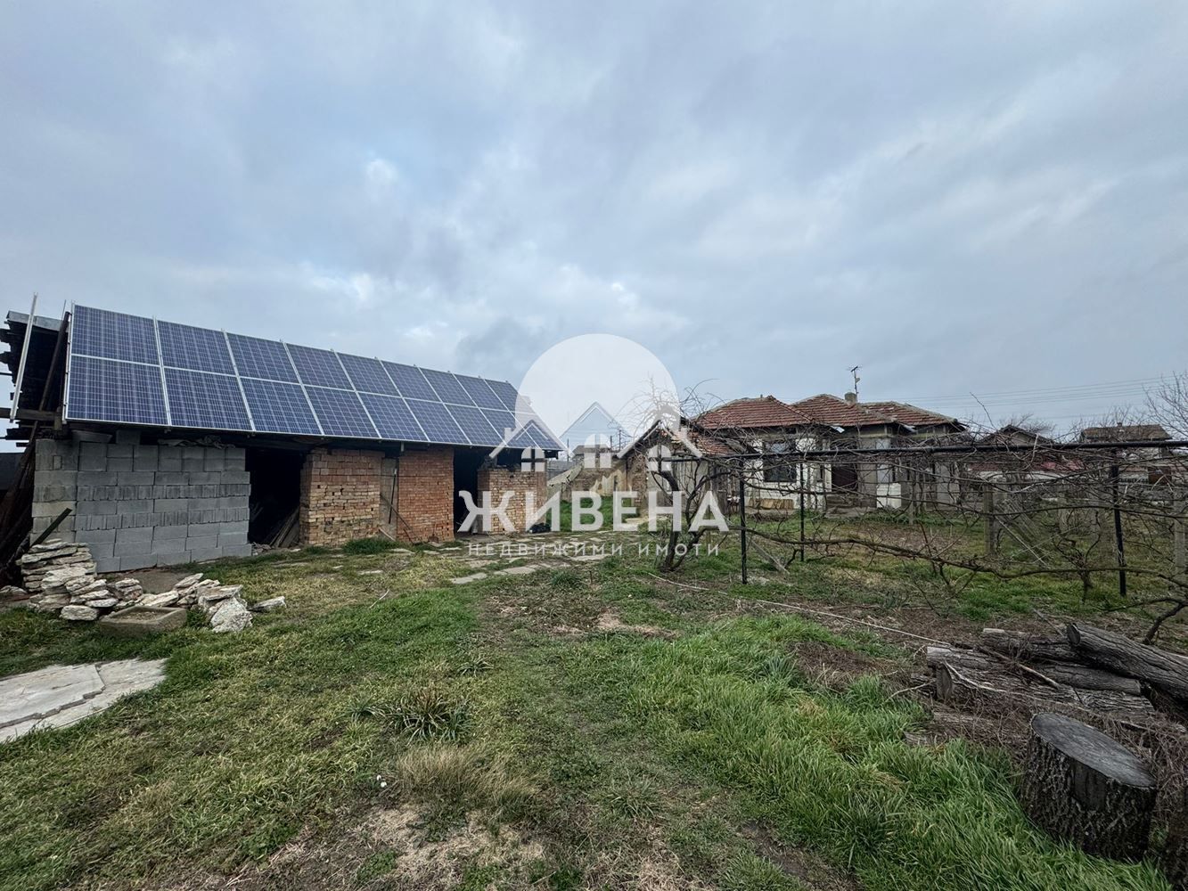 Продава къща с фотоволтаици, с. Победа