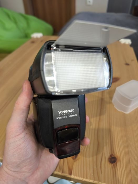 Светкавица Yongnou за DSLR камера