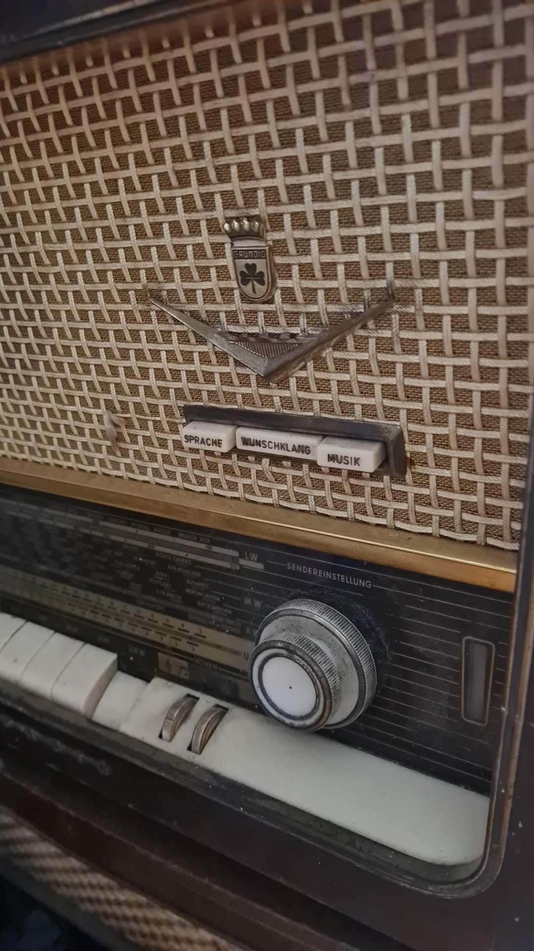 Aparat radio Grundig tip 3039