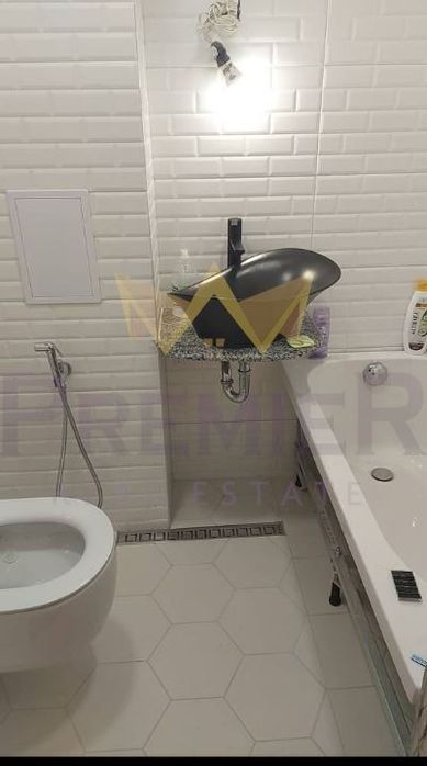 Продава се Двустаен апартамент в Бургас, Братя Миладинови - 65 кв.м за 2724 €/кв.м - Снимка #3