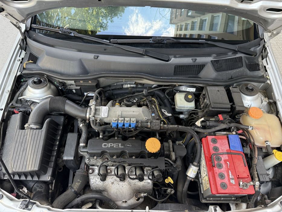 Опел Астра 1.6/84кс