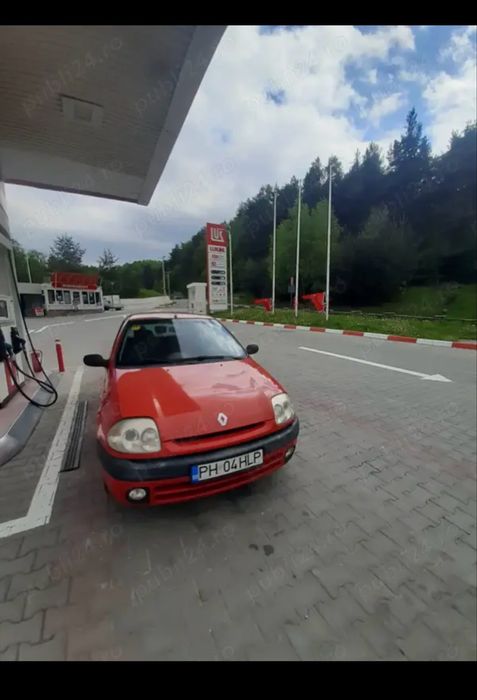 Renault Clio 2001.