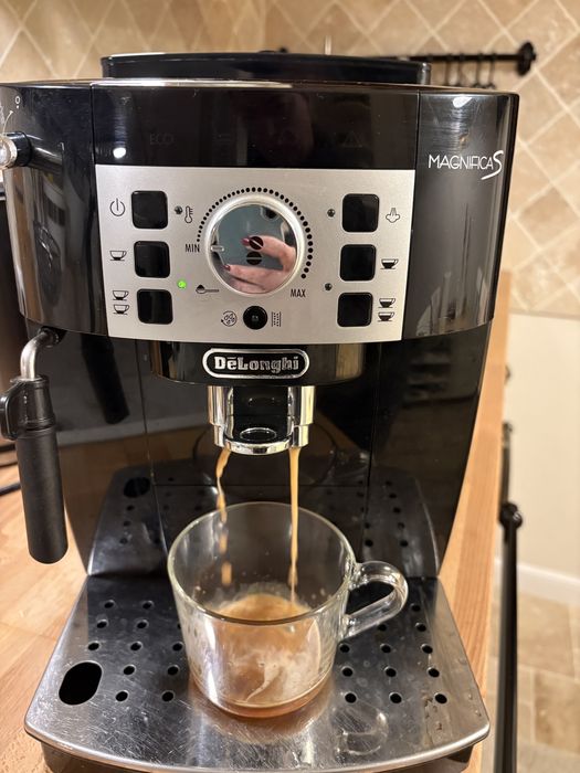 Masina de cafea DeLonghi Magnifica S