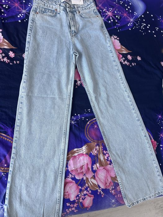 Vand blugi femei noi