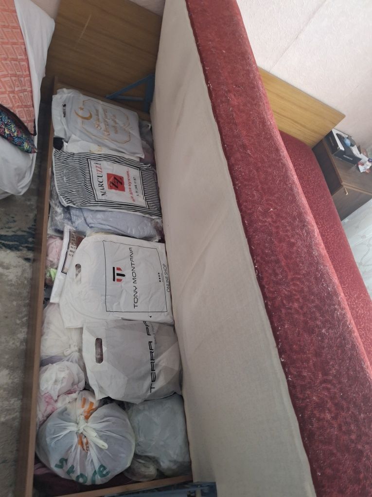 Продаются две односпальные кровати