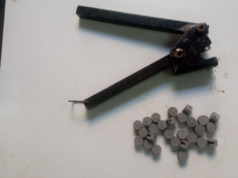 Пломбиратор с пломбами в комплекте