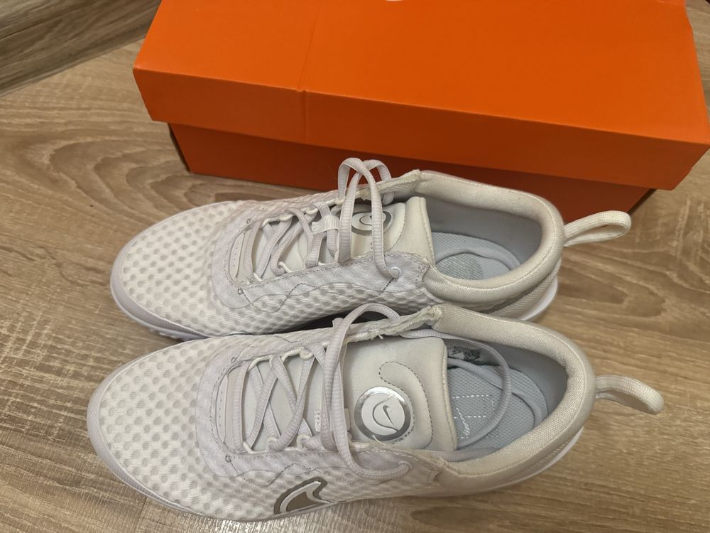 Дамски маратонки Nike
