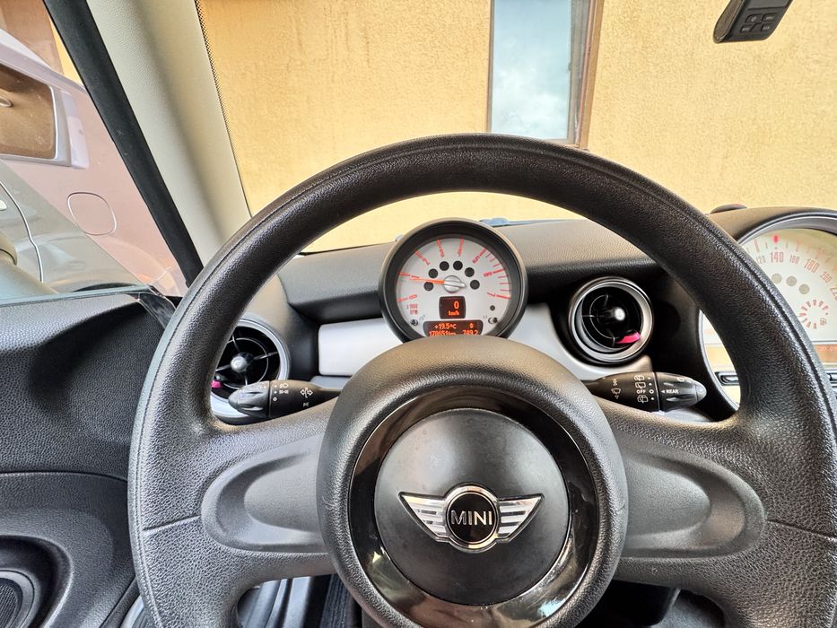 Vând mini cooper one D