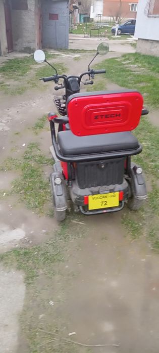 Vând tricicleta electrica noua