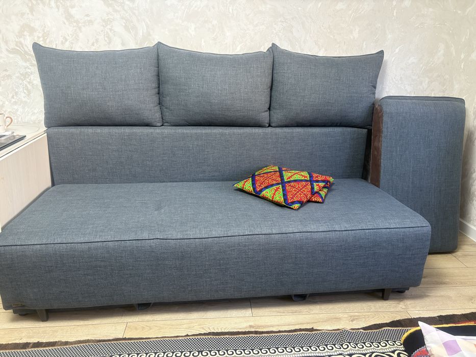 Диван раскладывающийся