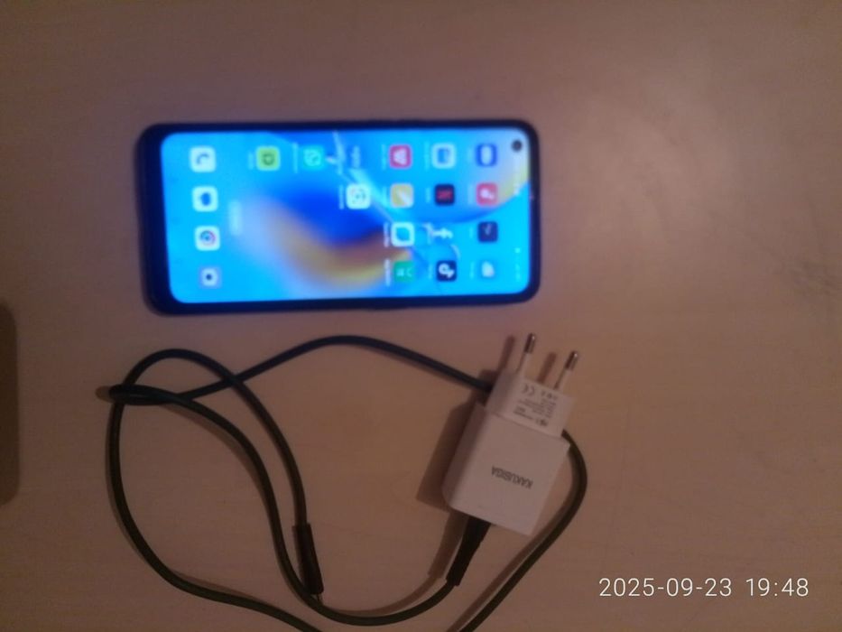 Продам смартфон Oppo за 20  тыс