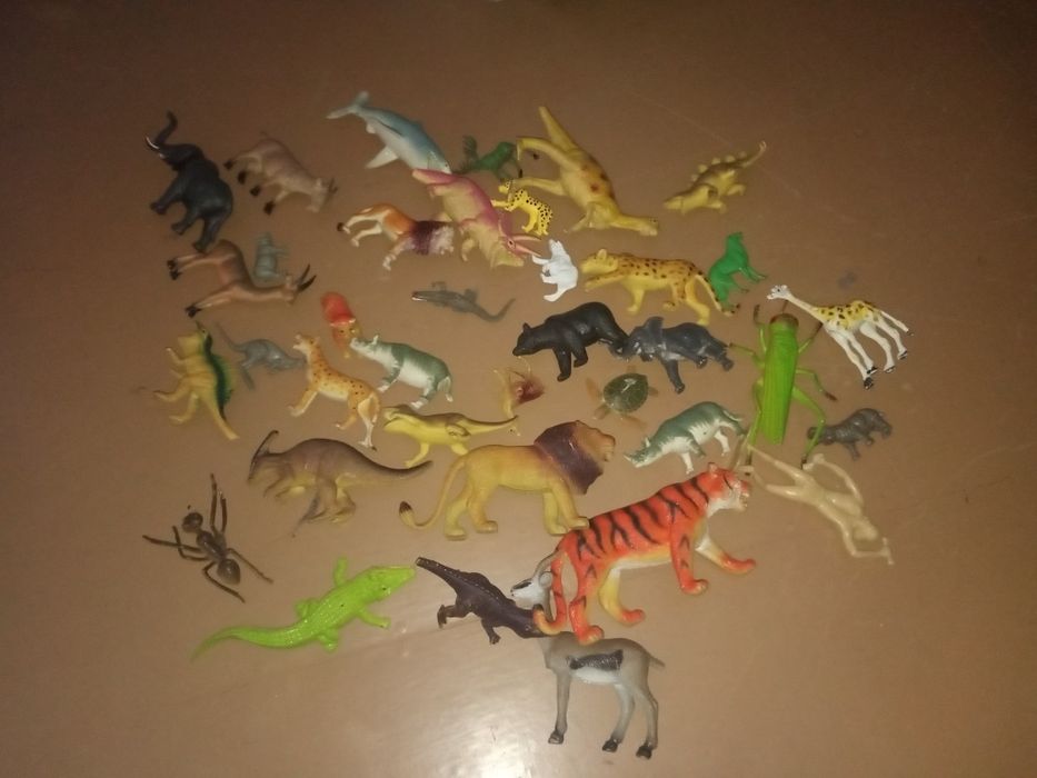 Продается игрушки резиновые животные