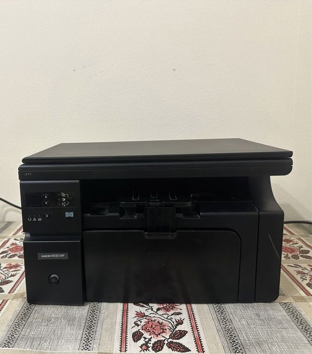 HP LaserJet M1132 — принтер, сканер и копир 3 в 1