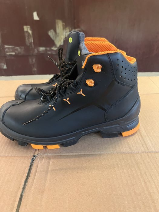 Vand bocanci Uvex marimea 45
