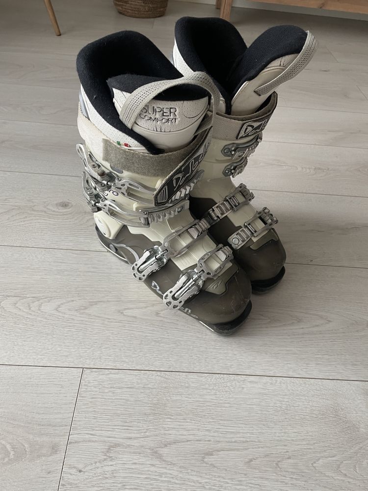 Skiuri Fischer 130 si clapari