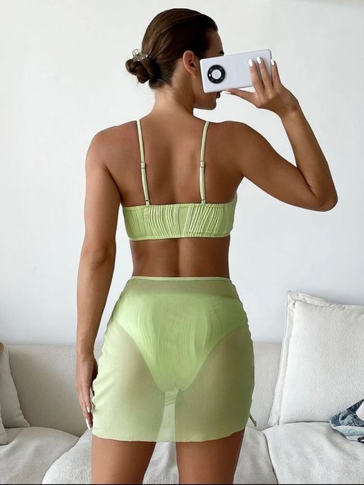 Комплект бански от три части в зелено