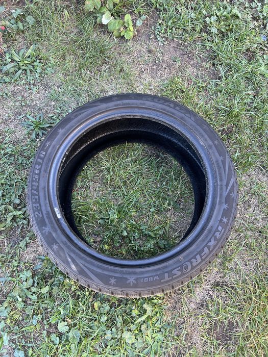 Зимняя одиночка 235/45/18