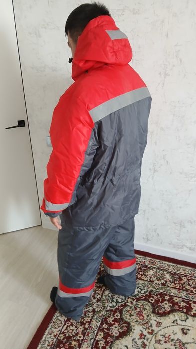 Продам зимнюю спецовку