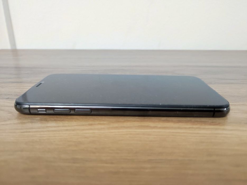 iPhone XS 64GB Space Gray  – Отлично състояние.