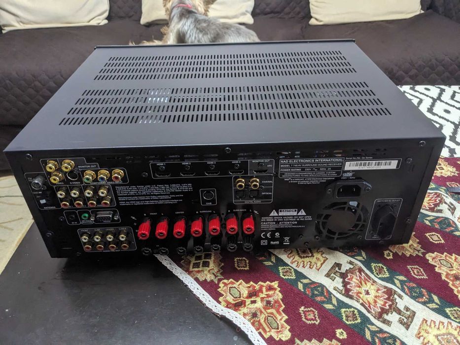 AV Sorround NAD - T 748
