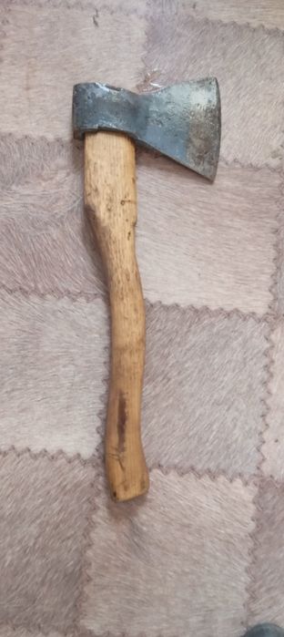 Продам топор хороший