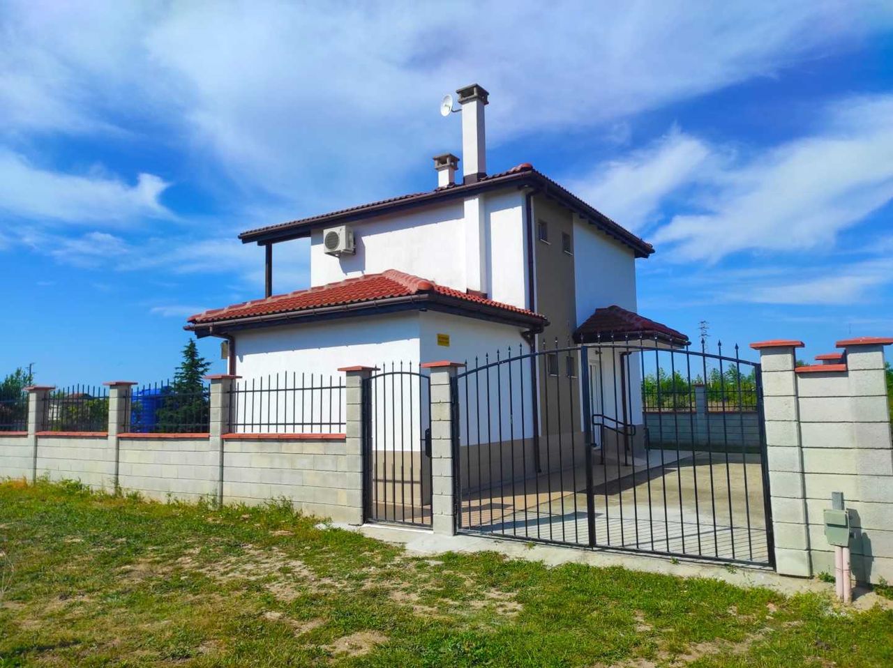 Продава се Къща в с. Дуранкулак, Област Добрич - 130 кв.м за 2154 €/кв.м - Снимка #2