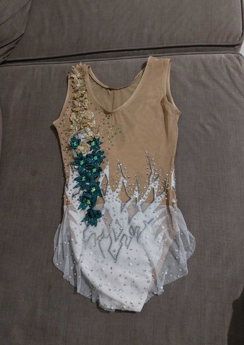 трико за художествена гимнастика