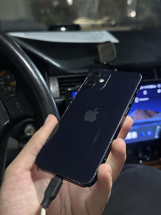 iPhone 12 Mini в хорошем состоянии