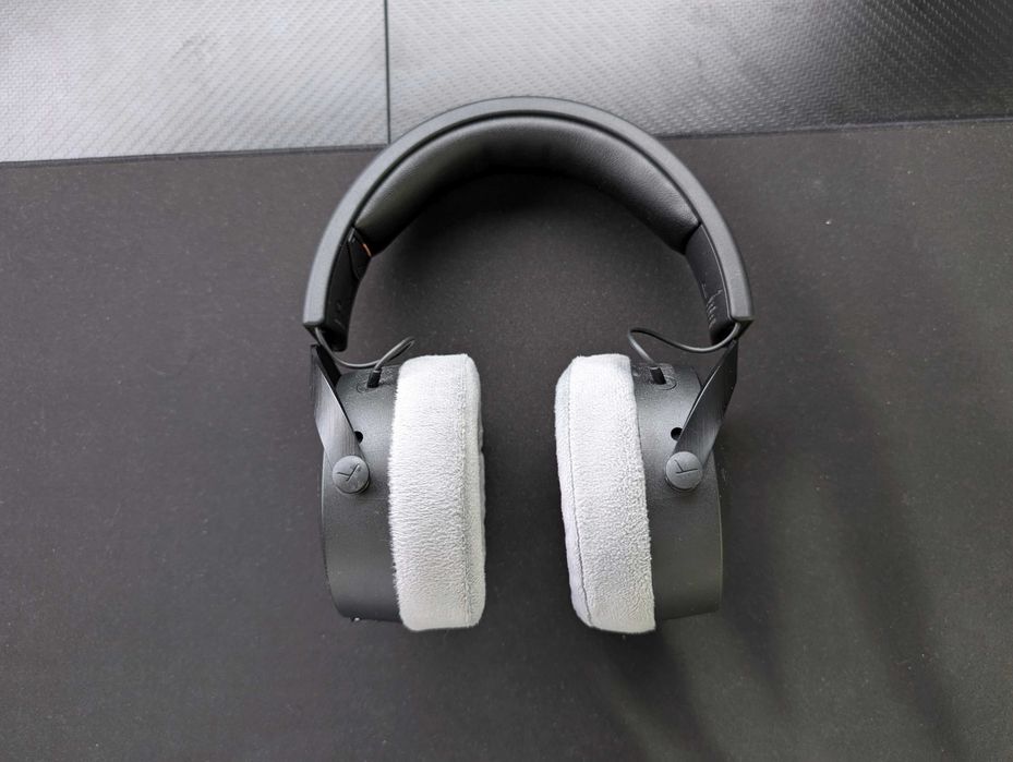 Casti studio Beyerdynamic DT 700 PRO X