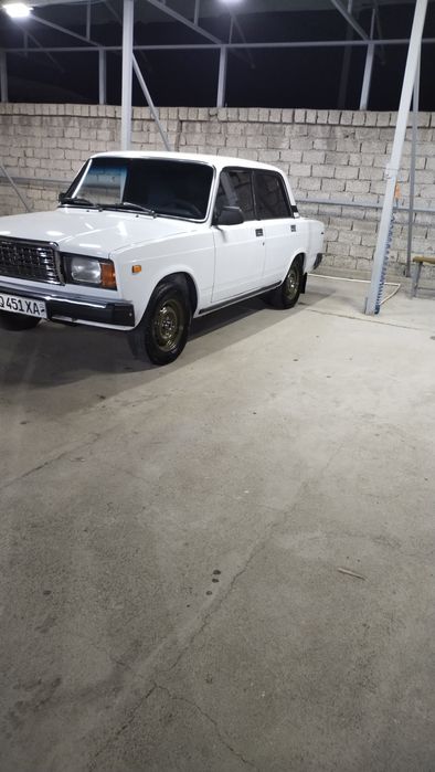 Vaz 2107 sotiladi