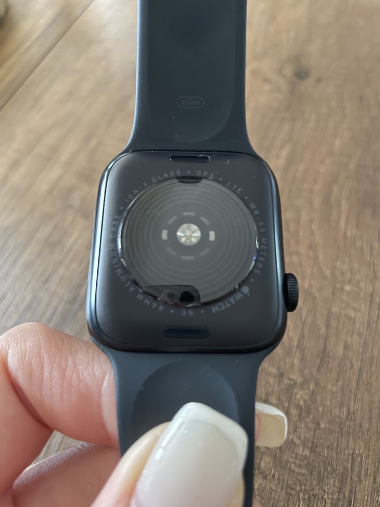 Apple watch SE 44mm 2nd Gen 2022
