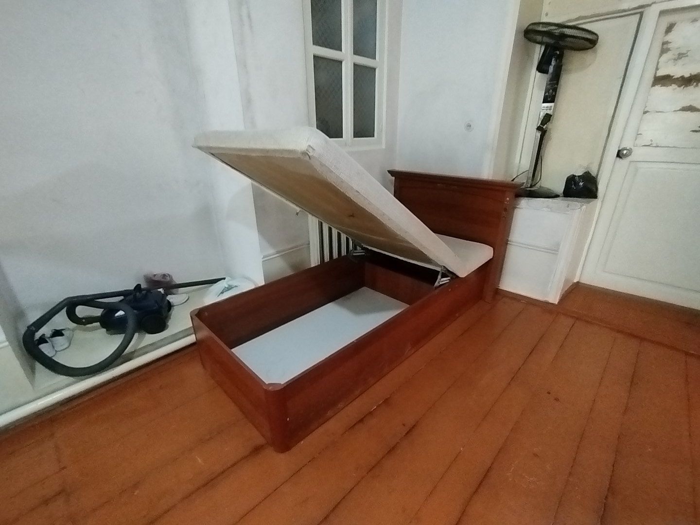 Продается кровать